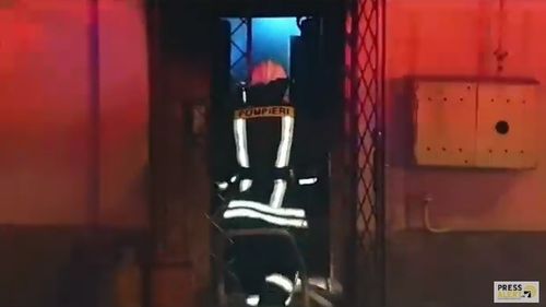 VIDEO Incendiu în desfășurare la Hotelul Triumf din centrul capitalei. Au fost mobilizate 14 autospeciale ale Inspectoratului pentru Situații de Urgență