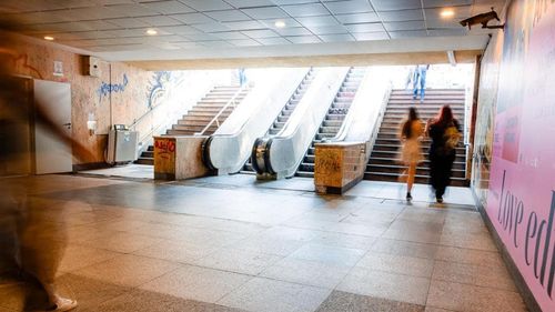 Nicuşor Dan: Scările rulante din pasajul pietonal de la Universitate vor fi instalate în 2024 / În Pasajul de la Piaţa Presei se vor înlocui cele două ascensoare.