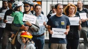 120 de personalități și organizații civice îi cer demisia lui Liviu Dragnea de la șefia Camerei Deputaților: ”Sabotează credibilitatea internațională a României”