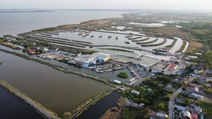 Tulcea: A fost inaugurat noul port turistic din Jurilovca / Acesta are o capacitate de 180 de locuri de acostare, iar investiţia este de aproape 20 de milioane de lei