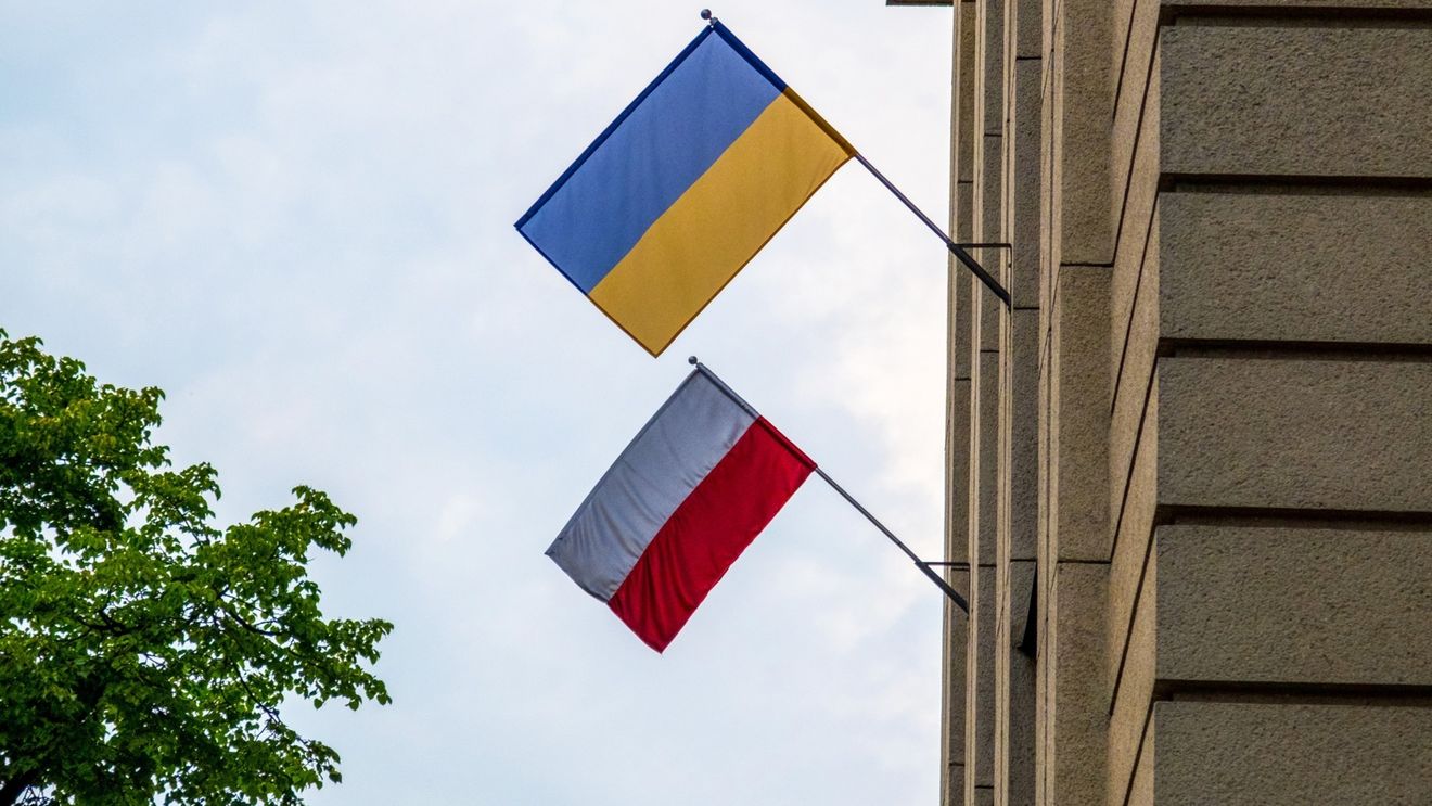 Fermierii polonezi au suspendat protestul care bloca de luni de zile frontiera cu Ucraina