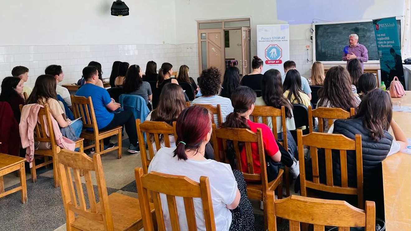Zece ateliere de informare pentru tineri, organizate prin proiectul STOP Trafic. Rezultate și înscrieri pentru perioada următoare