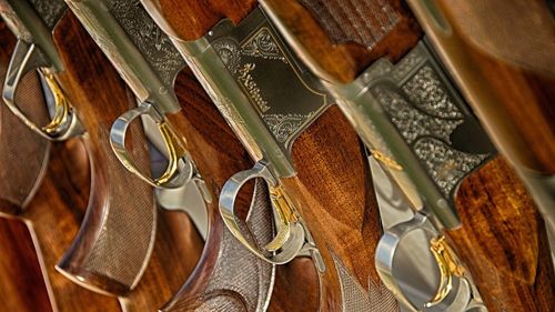 Un congresman republican susținut de Asociația Națională a Puștilor declară că ar vota o lege care să interzică armele de asalt