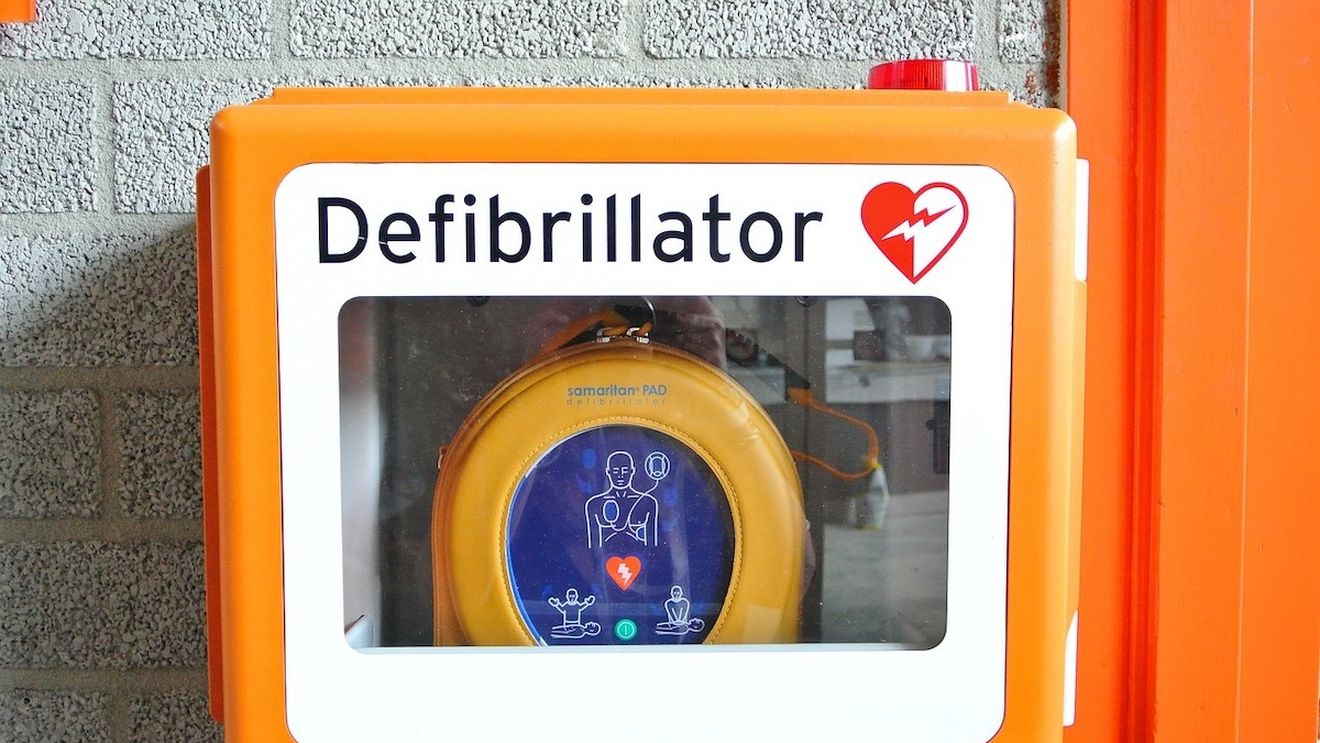 Defibrilatoare automate montate în zonele aglomerate din Timișoara