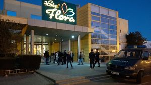 Un centru de carantină a fost înființat în Hotelul Flora din stațiunea Mamaia, deținut de Mazăre, Constantinescu și Strutinsky/ Au fost cazați zeci de români care au venit din Italia