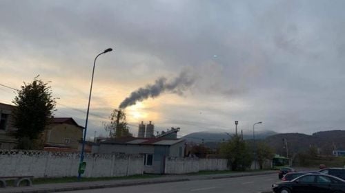 Brașovenii împotriva poluării: o stație de asfalt amplasată între blocuri nu va primi autorizație de funcționare