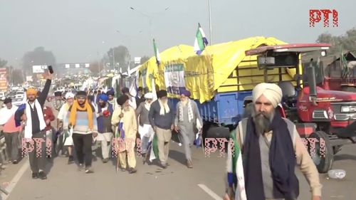 În fața protestelor agricultorilor, poliția din India blochează accesul în capitala New Delhi