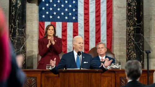 Liderul republican al Camerei Reprezentanților dispune deschiderea unei anchete privind punerea sub acuzare a președintelui Biden, în legătură cu afacerile familiei sale