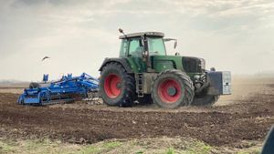 Instituirea unei durate de minim 7 ani a contractului de arendare fără posibilitatea negocierii valorii este neconstituţională, a stabilit CCR