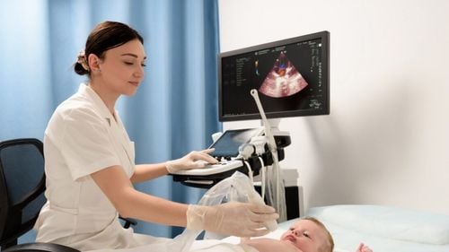 Analize necesare în primii doi ani de viață și ce riscuri există dacă nu sunt făcute la timp