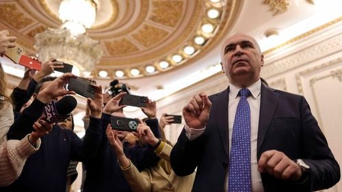 Bolojan, despre reducerile de personal din Parlament: Se va constata că Senatul funcționează bine mersi