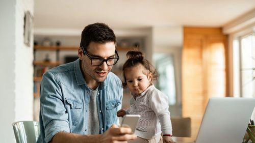 ADVERTORIAL Enel vine în sprijinul clienților cu servicii digitale pentru gestionarea facilă a facturilor și a datelor din contract, din confortul propriei locuințe