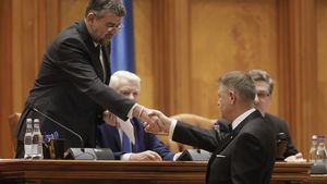 Cum se vede Guvernul Ciolacu într-o publicație britanică: Scaunele muzicale