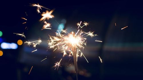 Un tânăr care a confecționat produse pirotehnice şi le-a promovat pe internet, cercetat de Poliție/ 270 de kilograme de artificii și petarde, confiscate în Dolj