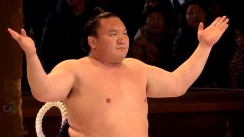 Cel mai mare campion de sumo din istorie se retrage după mai mult de o mie de victorii