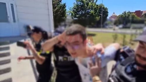 UPDATE Studentul care și-ar fi incendiat un profesor a fost reținut de Parchetul Tribunalului Constanța pentru tentativă de omor / Se cere arestarea pentru 30 de zile