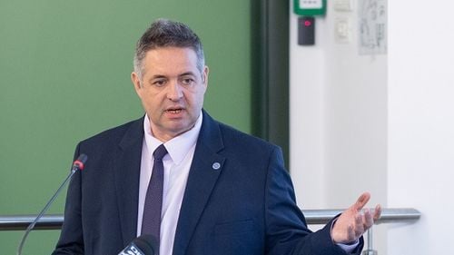 Semnal de alarmă al vicepreședintelui Societății de Medicina Familiei, Gindrovel Dumitra: Investigațiile pentru pacienții cu Covid trebuie făcute cât mai precoce, în spital. Îmi e teamă că, prin anunțul privind monitorizarea la domiciliu, se va împinge foarte mult acest moment