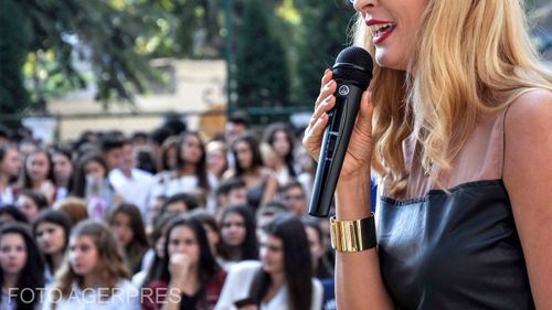 Aura Danielescu (PSD), cumnata lui Sorin Grindeanu, a fost numită inspector școlar general în Timiș. Ce îi transmitea fostului ministru, care o schimbase de la șefia ISJ după 7 ani: Voi depune plângere la CNCD! Voi invoca schimbarea mea pe criterii politice