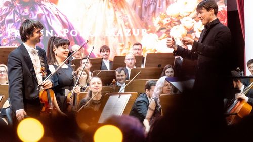 Filarmonica din Oradea a câștigat audiență în rândul tinerilor după ce a început să se promoveze pe Tik Tok / Manager: ”Trăim într-un ritm alert, într-un ritm în care intri pe o platformă și derulezi, derulezi”