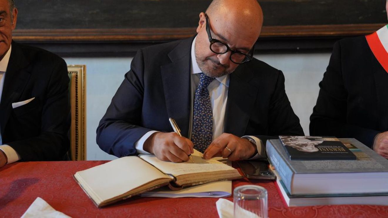 Ministrul culturii din Italia, suspectat că nu a citit cărţile pe care le-a jurizat pentru prestigiosul Premiu Strega / Cum s-a dat singur de gol în timpul ceremoniei
