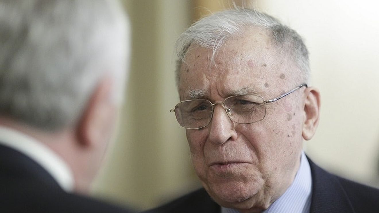 CCR discută sesizarea PSD privind desființarea Institutului Revoluției Române, condus de Ion Iliescu
