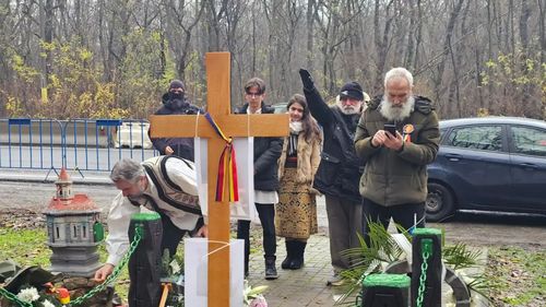 Simpatizanți legionari l-au comemorat pe Corneliu Zelea Codreanu la Tâncăbești, în locul în care a fost asasinat acum 87 de ani