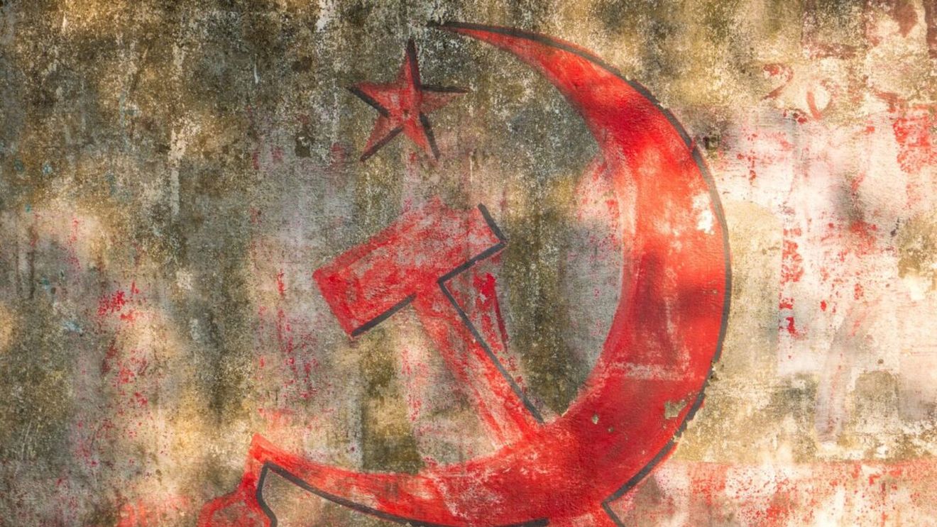 Ziua Muncii, sărbătorită la Chișinău de partidele pro-ruse cu steaguri sovietice, lozinci leniniste și lozinci false anti-UE