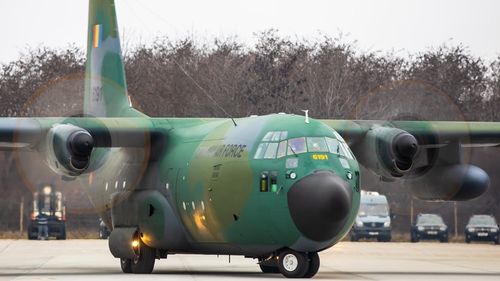 MApN: Două aeronave ale Forţelor Aeriene Române intervin la incendiile din Albania / Sunt două modele C-27 J Spartan și C-130 Hercules, configurate pentru stingerea incendiilor