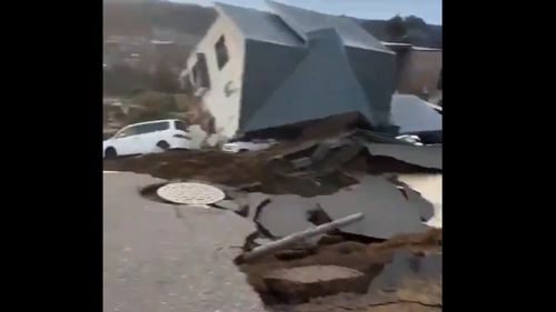 LIVE Cutremur cu magnitudinea 7,6 în Japonia, cel mai mare din Peninsula Noto: Patru morți și oameni sub dărâmături, drumuri rupte, case în pericol de prăbușire/ Aeroportul Noto anulează toate zborurile de mâine / Toate avertizările de tsunami au fost retrogradate