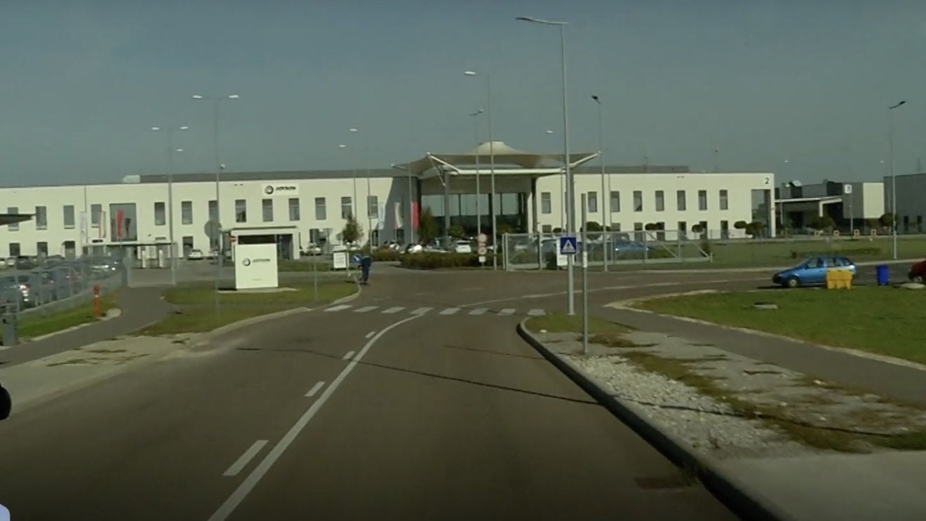 Intenția construirii unei fabrici de baterii în orașul ungar Győr, contestată de opozanții FIDESZ și activiștii de mediu / Guvernul Orbán, demersuri ca Ungaria să devină o putere în producția bateriilor pentru mașini electrice, inclusiv prin deschiderea unei fabrici chineze la Debrecen