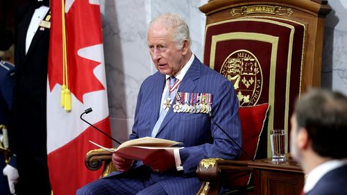 Rolls-Royce, insigne Blue Peter și un mozaic de la Zelenski: Palatul Buckingham dezvăluie cadourile primite de familia regală