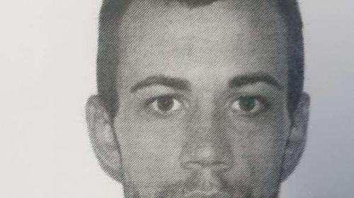 Dolj: Tânărul care a evadat în urmă cu trei zile din arestul Inspectoratului Județean de Polițe a fost prins / Patru poliţişti sunt cercetaţi disciplinar în acest caz