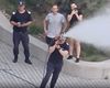 VIDEO Imagini inedite în Oradea: Pompierii au ieșit să răcorească lumea în parcuri / ”S-au creat perdele de apă menite să le ofere copiilor un strop de răcoare”