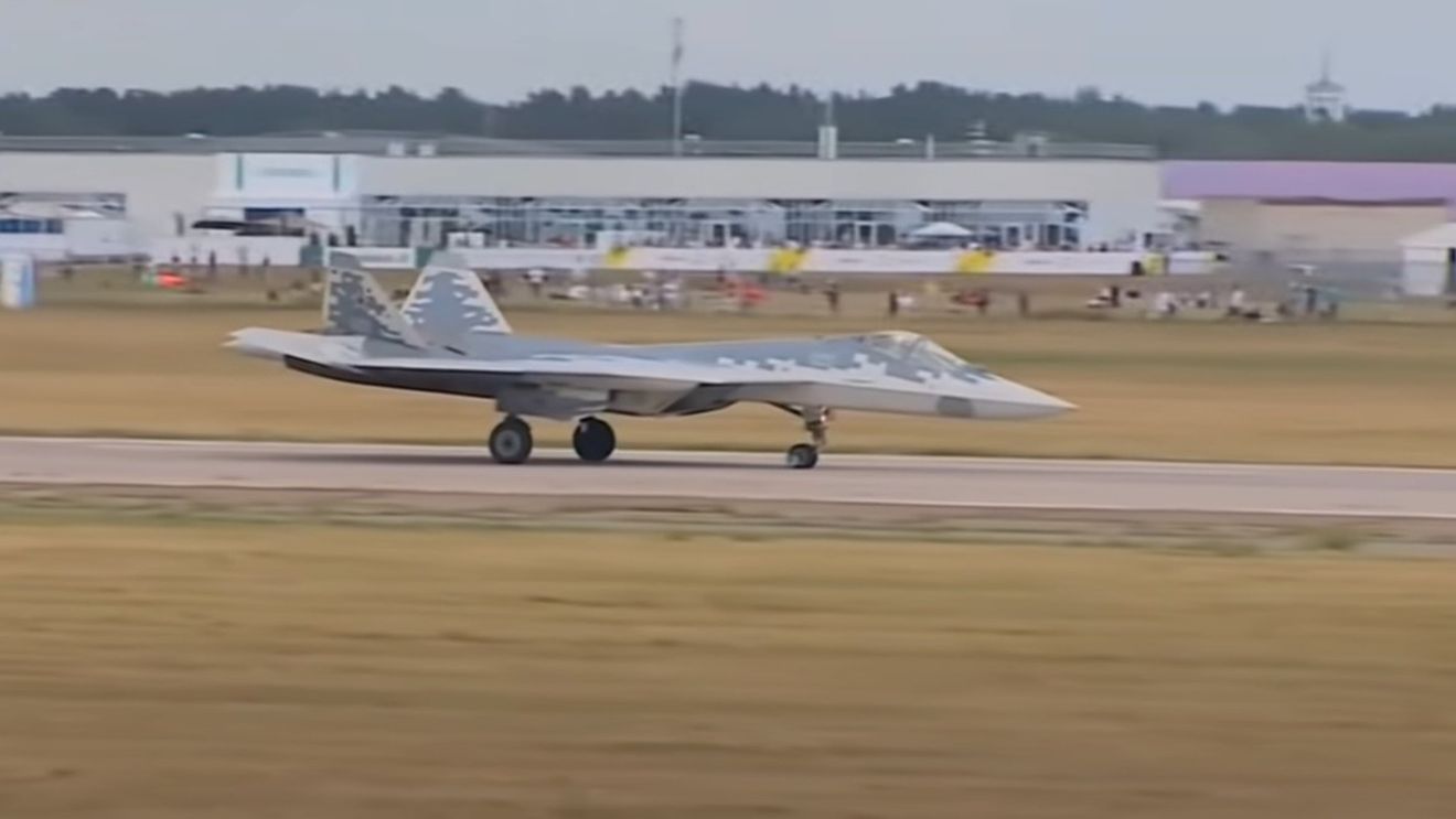 Serviciile secrete britanice: Rusia a folosit împotriva Ucrainei avionul de vânătoare Su-57 de generația a cincea
