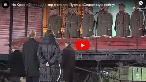 VIDEO Vladimir Putin a vizitat o expoziție de arme din cel de-al Doilea Război Mondial, în Piața Roșie / Un cor de bărbați a interpretat "Războiul Sfânt"