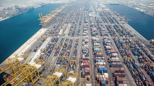 Turnul de control operațional al rețelei europene a Dubai Ports World va fi la București / Sofia și Ruse devin parte din serviciile logistice paneuropene - presa bulgărească