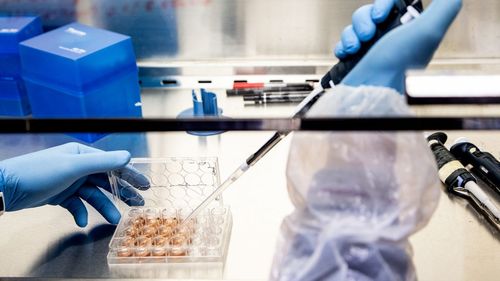 Consilierii numiţi de secretarul Sănătății din SUA refuză să mai recomande vaccinul COVID-19 pentru toţi americanii