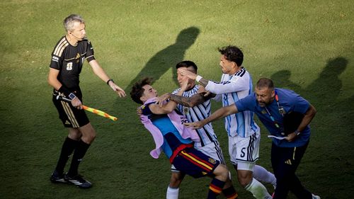 Ibrahimovic, mesaj dur pentru Paredes după ce a lovit mai mulți jucători spanioli: „Să fie fericit că nu eram eu pe teren”