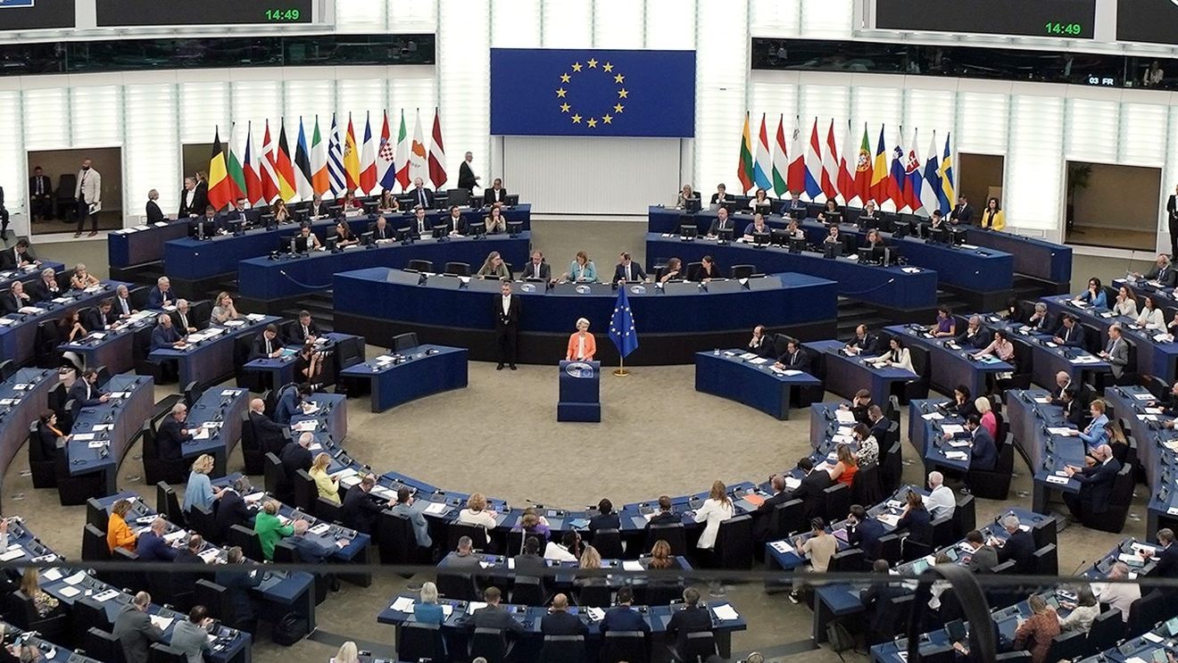 Revolta Parlamentului European împotriva dezghețarii fondurilor pentru Ungaria / Eurodeputații amenință că vor sesiza justiţia împotriva deblocării celor 10 miliarde de euro pentru Budapesta / O rezoluție urmează să fie votată azi