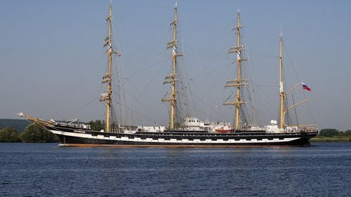 Regatul Unit îşi închide porturile pentru toate navele ruseşti