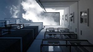 „Tun” imobiliar cu prejudiciu de 8,7 milioane de euro, la Ploieşti / 14 persoane fizice şi juridice au fost trimise în judecată, printre inculpaţi numărându-se avocaţi şi notari