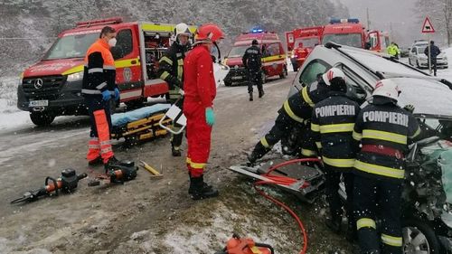 Un mort și trei răniți, în urma unui accident grav din județul Sibiu