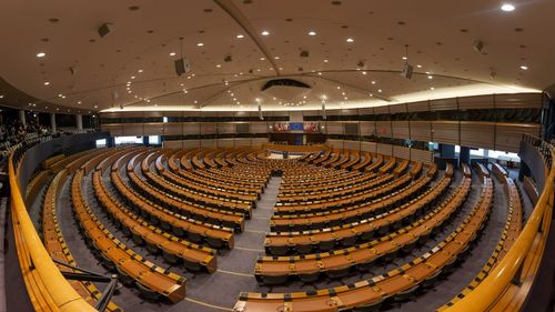 Parlamentarii europeni solicită mai multe acțiuni pentru egalitatea de gen în consiliile de administrație ale întreprinderilor