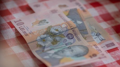 Bursele școlare și drepturile financiare ale elevilor cu CES nu sunt afectate de greva profesorilor și se plătesc conform normelor în vigoare, anunță Ministerul Educației