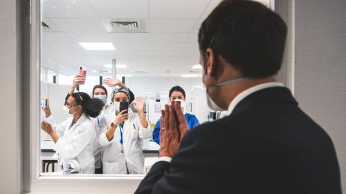Macron şi Draghi consideră ''încurajatoare'' declaraţiile Agenției Europene a Medicamentului despre vaccinul AstraZeneca / Franța și Italia au suspendat administrarea vaccinului