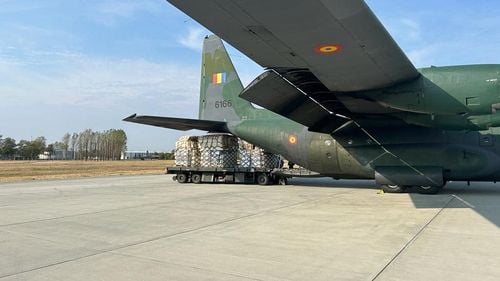 Forţele Aeriene Române transportă a doua tranşă din ajutoarele oferite Armeniei/ Un avion va prelua trei pacienţi armeni, care vor fi duşi la Bruxelles