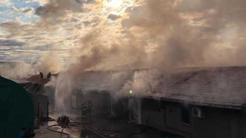 Incendiu în apropierea Capitalei / Arde un depozit de mase plastice din Buftea