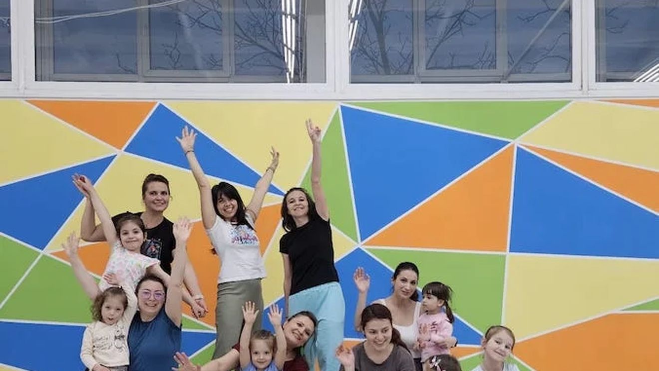 O sibiancă a creat „Fit Moms and Kids”, locul unde mamele și copiii fac sport împreună prin dans / „Mi-am dat seama că cea mai faină conexiune între mine și copiii mei se întâmplă zilnic”