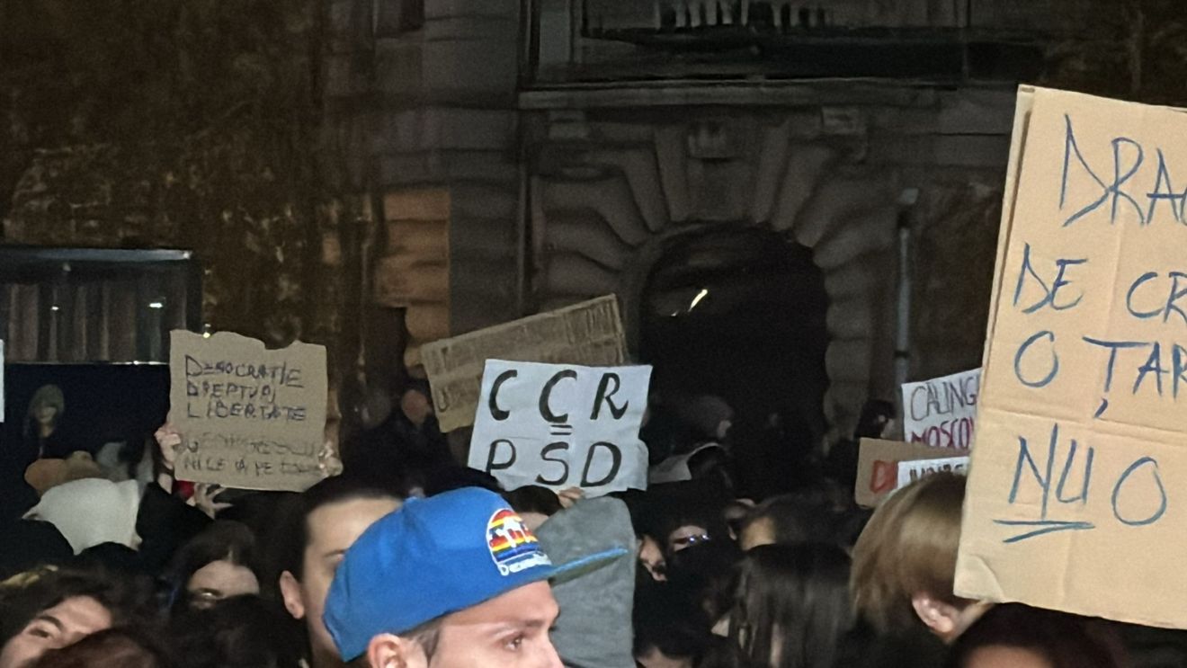 Comunitatea „Corupția ucide” cheamă oamenii în stradă la Piața Universității