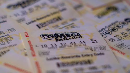 Un bărbat din Virginia a câștigat un milion de dolari la loterie şi i l-a făcut cadou de nuntă fiului său care locuia în subsolul locuinţei sale
